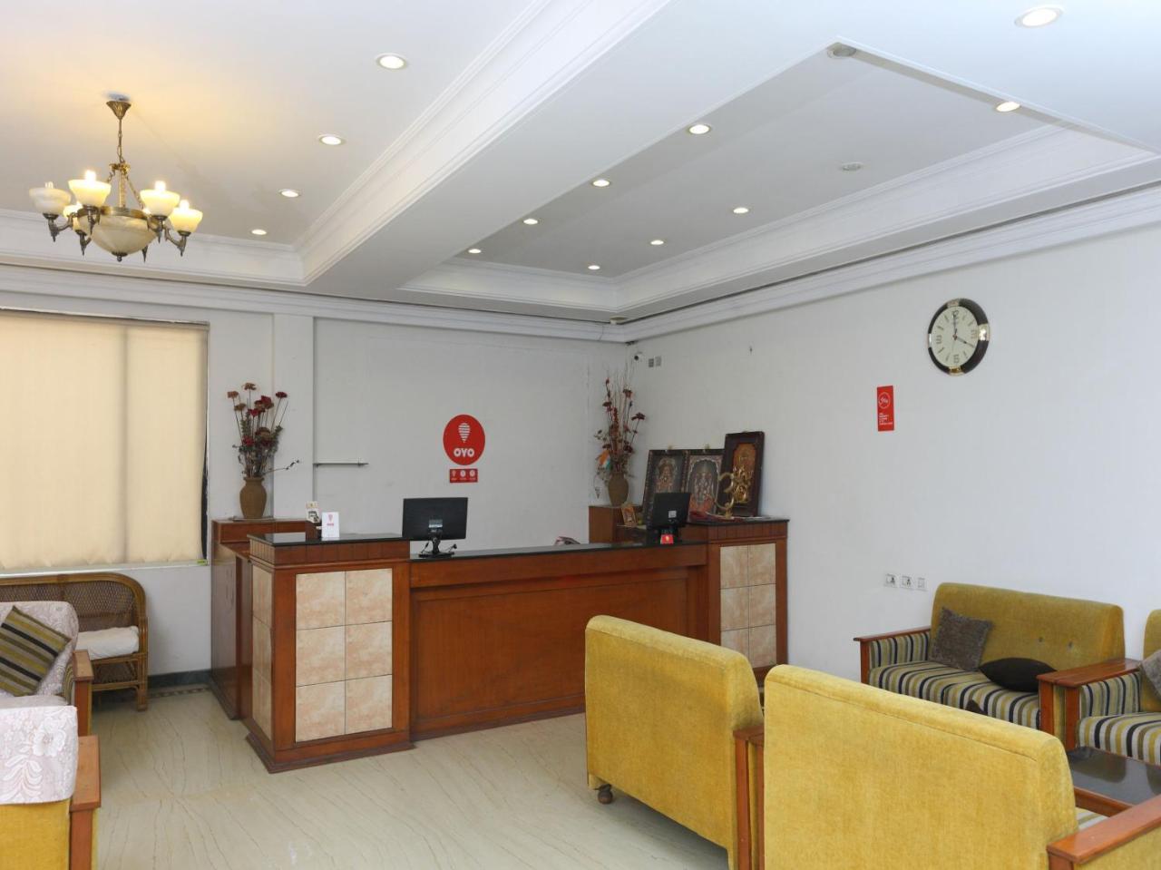 Oyo 1081 Hotel Sindhu International Tirupati Exteriör bild