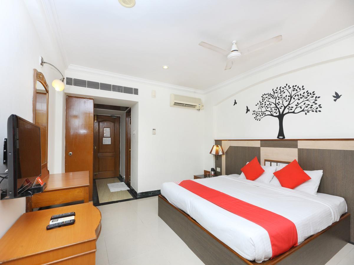 Oyo 1081 Hotel Sindhu International Tirupati Exteriör bild