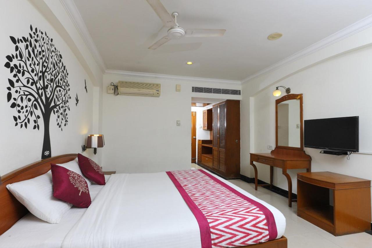 Oyo 1081 Hotel Sindhu International Tirupati Exteriör bild