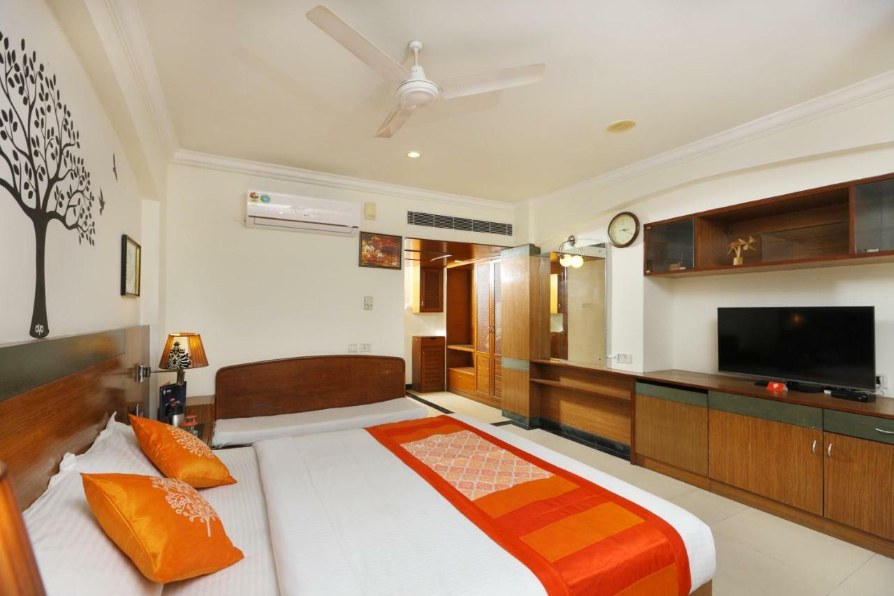 Oyo 1081 Hotel Sindhu International Tirupati Exteriör bild